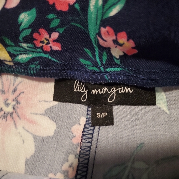 Lily Morgan Floral Pattern Shorts Size Small - Picture 3 of 6